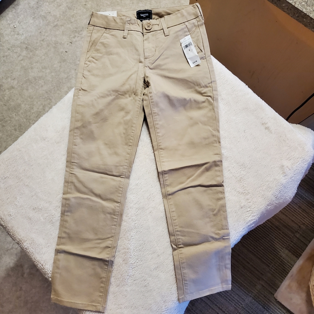 Girls Pants. Gap Kids Regular fit Size 6 khaki color